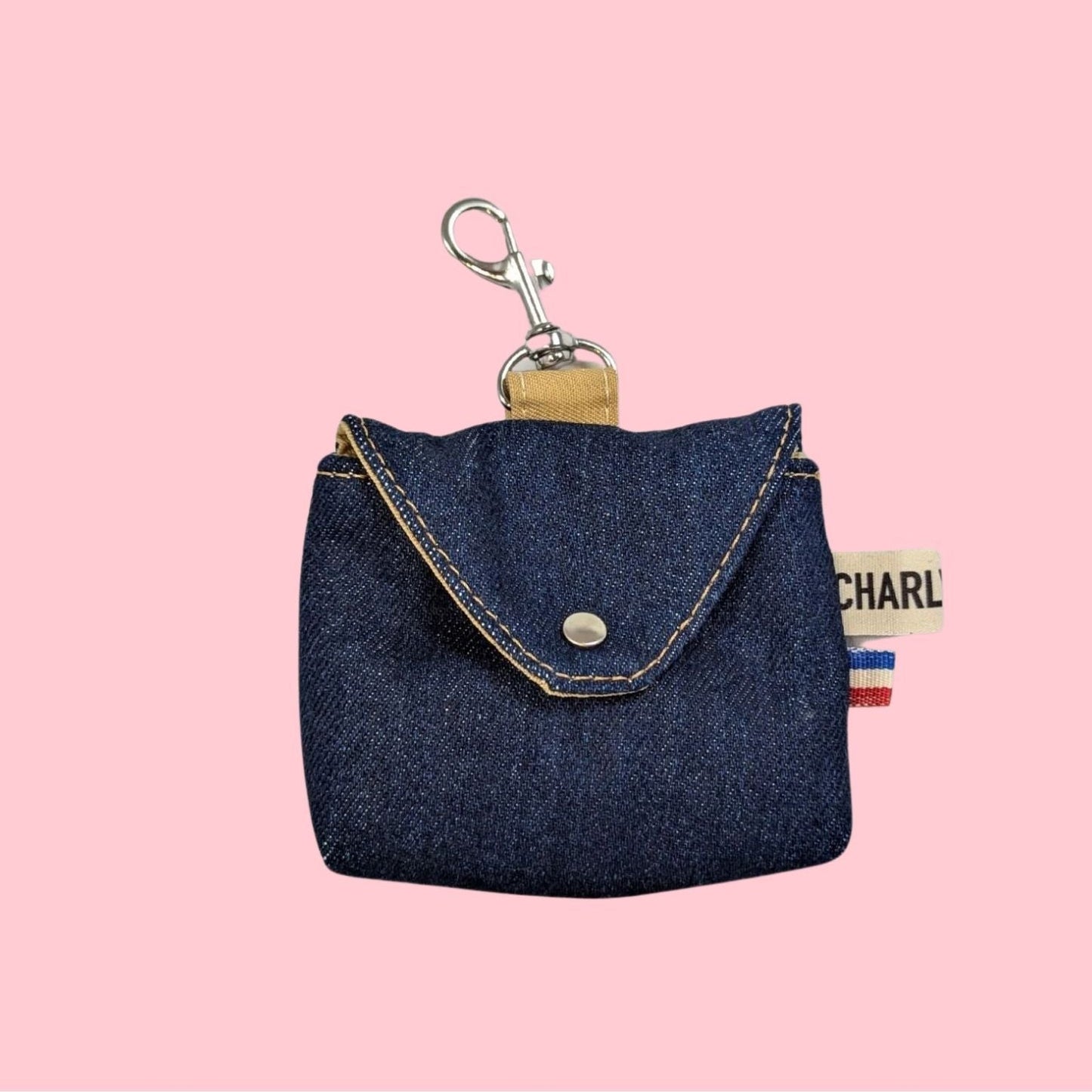 Distributeur de sacs à déjections en jean