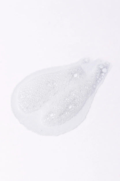 Eau micellaire nettoyante